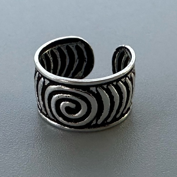 Sterling Silver Spiral Textured Ear Cuff – Bold No Piercing Design - Picture 5 of 8